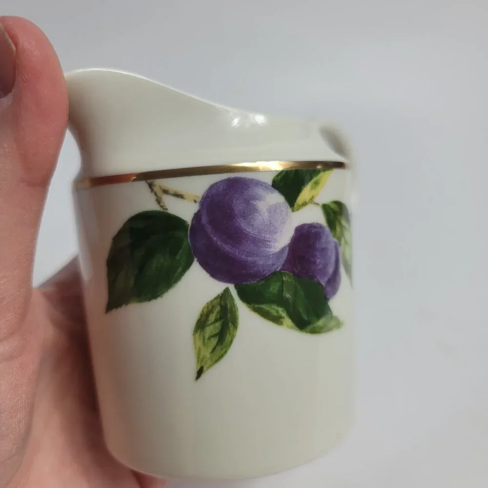 Mikasa Plum Court L3132 Creamer White with Purple Plums and Green Leaves
